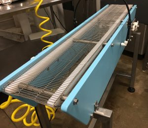 Metal Mesh Belt Conveyor for misting salmon patties