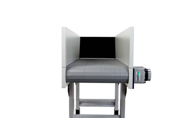Sidewalls & End Retainers in Variety of Sizes The front view of a flat Dynapro low profile conveyor with tall sidewalls and an end retainer