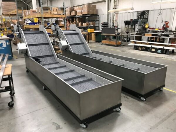 water-bath-cooling water bath area on conveyor for cooling parts