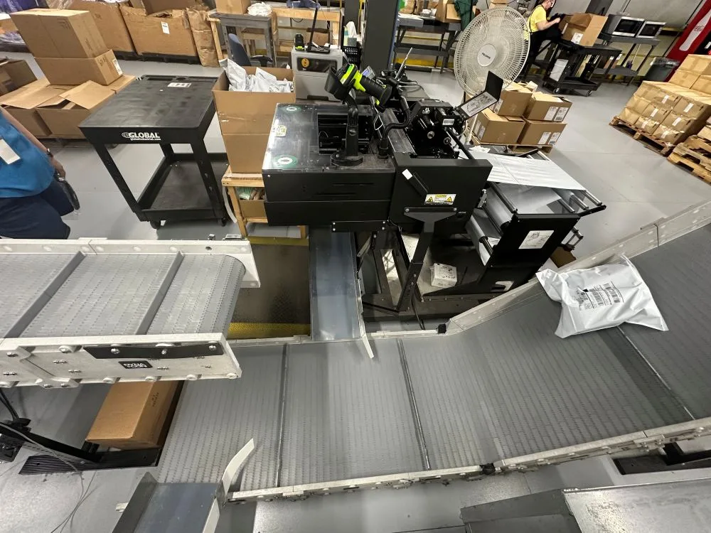 This Warehouse Conveyor System Is a Game-Changer for Apparel Industry Manufacturer