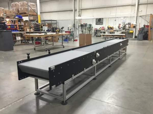 Case turning Case turning conveyor by Dynamic Conveyor