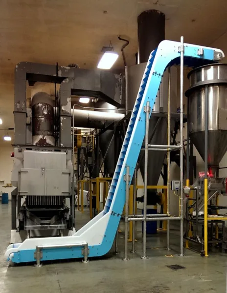 DynaClean vertical z sanitary conveyor for food manufacturing